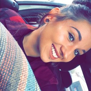 Meet your Posher, Kkya